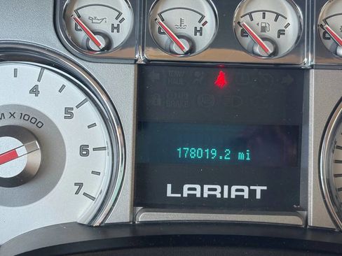 Used 2010 Ford F150 Lariat image 17