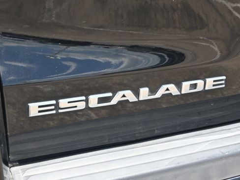 Used 2019 Cadillac Escalade Luxury RWD image 22