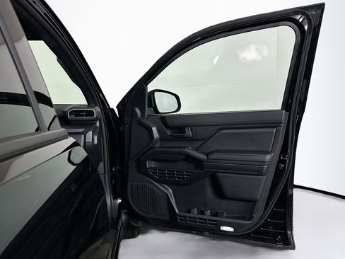 Used 2025 Toyota 4Runner SR5 image 32