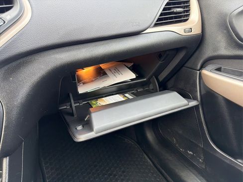 Used 2017 Jeep Cherokee Latitude w/ Comfort/Convenience Group image 30