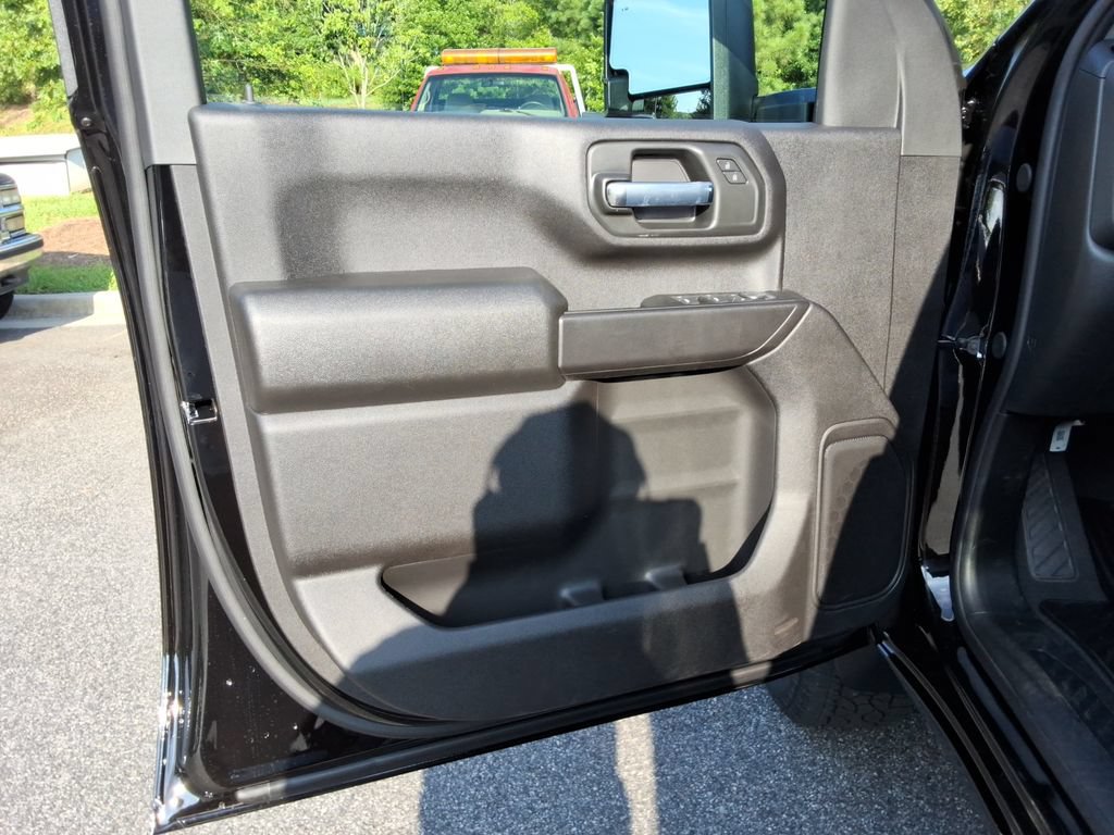 New 2026 Chevrolet Silverado 2500 Custom w/ Custom Value Package AWD/4WD image 20