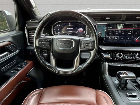 Used 2024 GMC Sierra 1500 Denali Ultimate AWD/4WD image 8