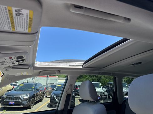 Used 2018 Subaru Forester 2.5i Premium AWD/4WD image 30