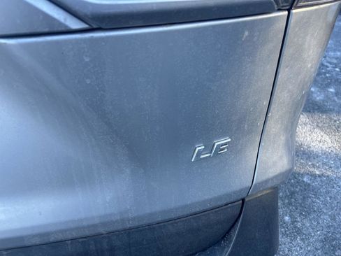 Used 2021 Toyota RAV4 LE image 5