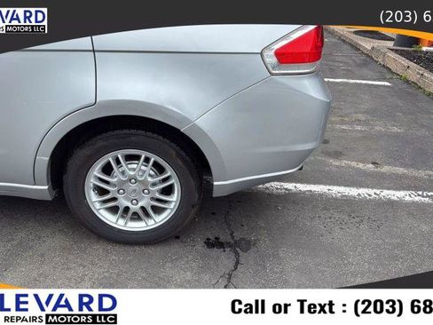 Used 2010 Ford Focus SE image 10