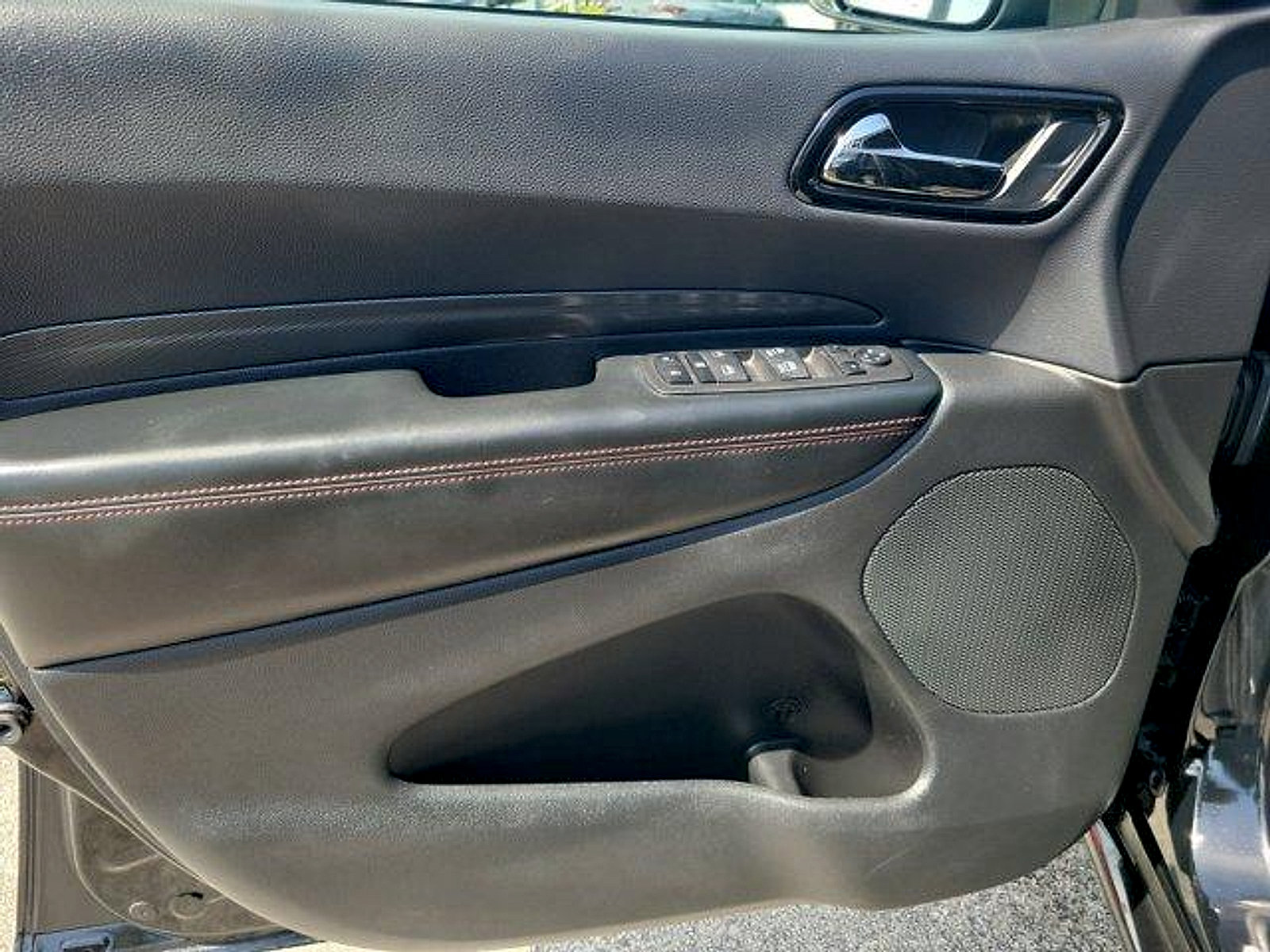 Certified 2023 Dodge Durango R/T w/ Blacktop Package RWD image 23