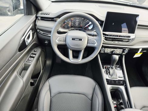 New 2026 Jeep Compass Latitude AWD/4WD image 10