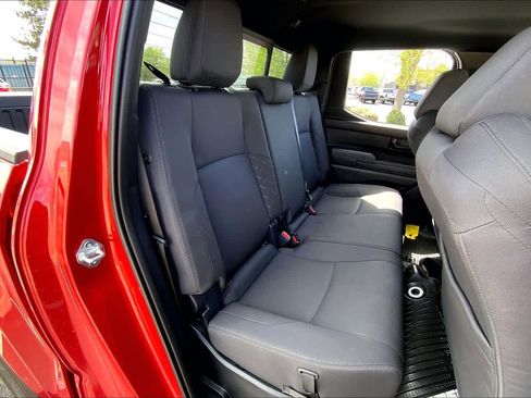 Certified 2025 Toyota Tacoma SR5 image 19