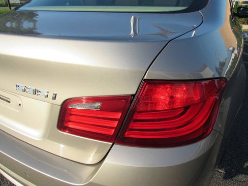 Used 2011 BMW 535i xDrive Sedan AWD/4WD image 37