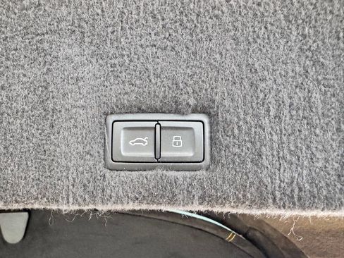 Used 2021 Lamborghini Urus image 26