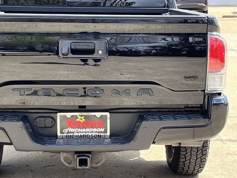 Used 2022 Toyota Tacoma TRD Off-Road w/ Technology Package image 6