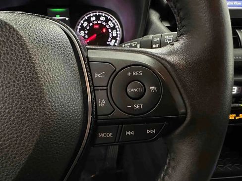 Used 2020 Toyota RAV4 XLE w/ XLE Grade Weather Package FWD image 11