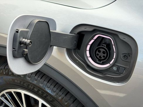 Used 2022 Ford Escape SEL w/ Technology Package image 5