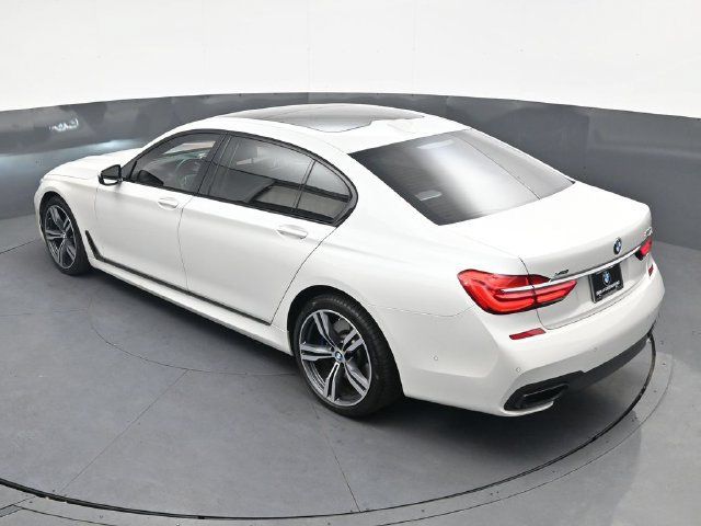 Used 2019 BMW 750i xDrive w/ Executive Package AWD/4WD image 28