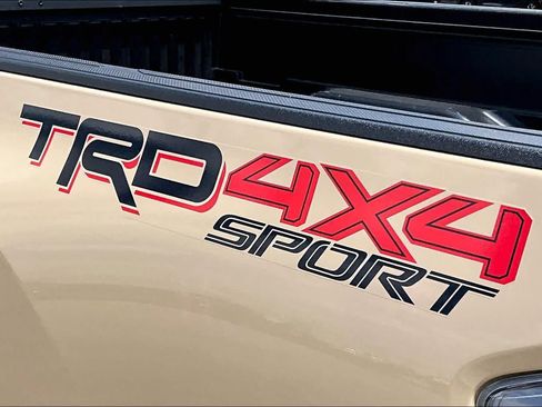 Used 2020 Toyota Tacoma TRD Sport w/ Technology Package AWD/4WD image 29