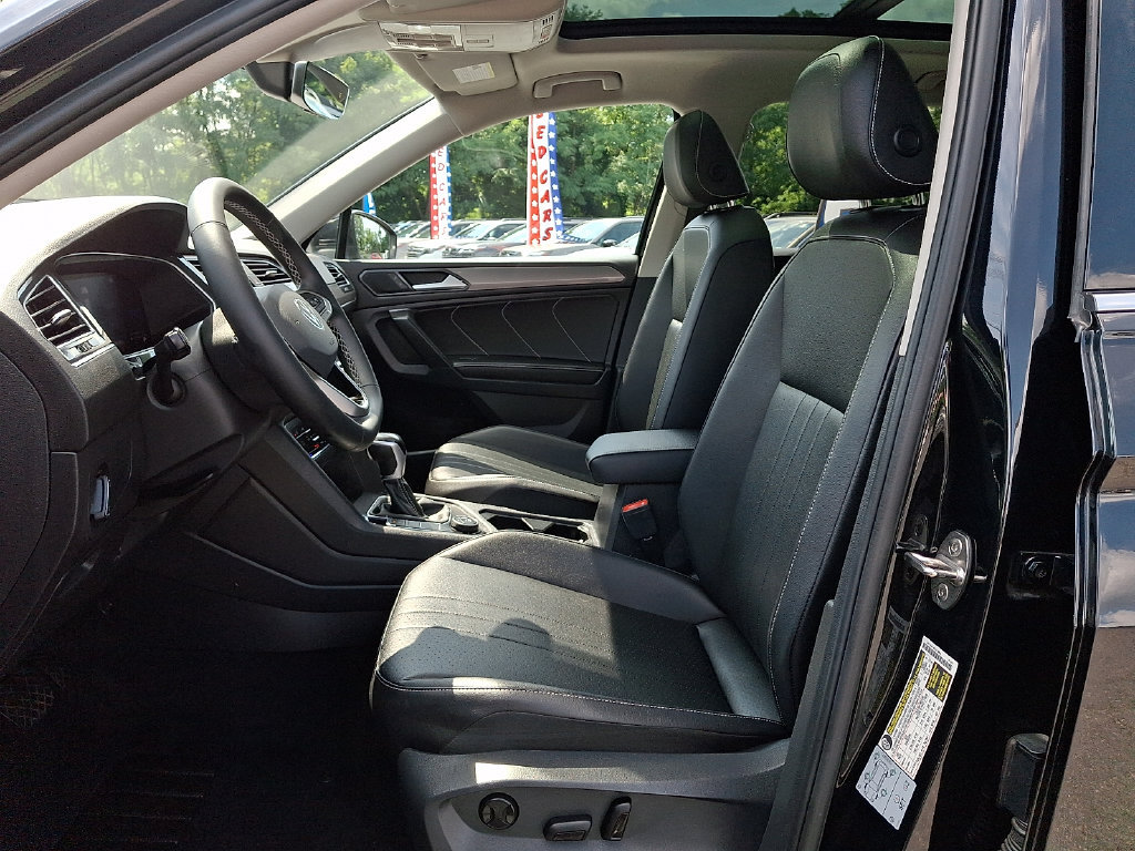Used 2022 Volkswagen Tiguan SE AWD/4WD image 13