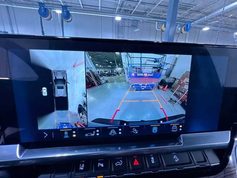 Used 2025 Chevrolet Silverado 2500 LT w/ Trail Boss Package image 28