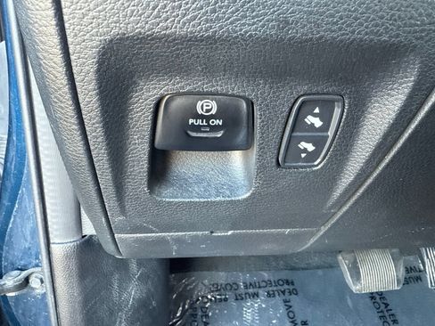 Used 2024 RAM 1500 Big Horn AWD/4WD image 19