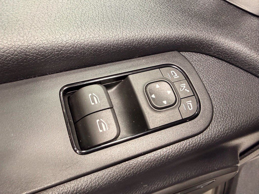 Used 2022 Mercedes-Benz Sprinter 2500 image 26