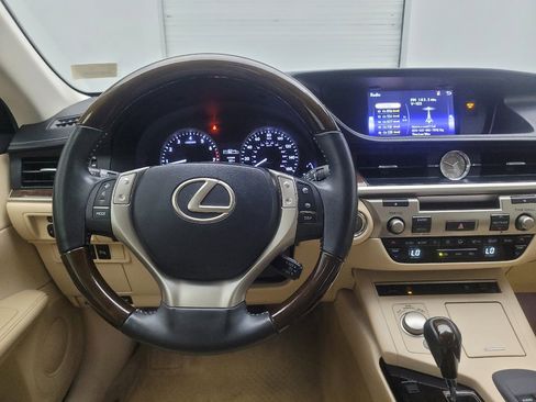 Used 2015 Lexus ES 350 w/ Premium Package image 22