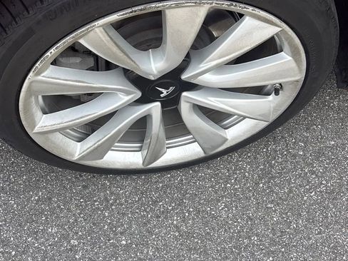 Used 2018 Tesla Model 3 Long Range image 21