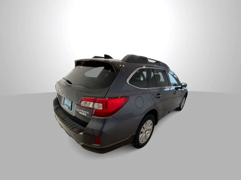 Used 2016 Subaru Outback 2.5i Premium image 8