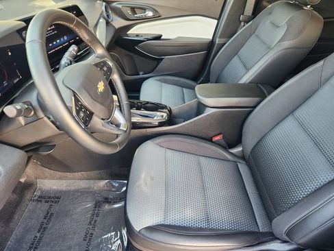 Used 2026 Chevrolet Trax LT w/ LT Convenience Package FWD image 3