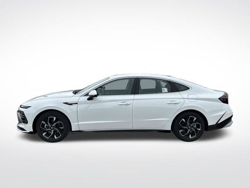 Used 2025 Hyundai Sonata SEL FWD image 2