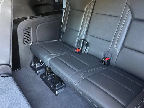 Certified 2023 GMC Yukon XL SLT RWD image 16