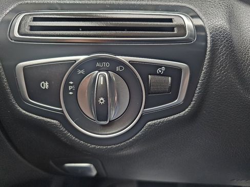 Used 2018 Mercedes-Benz C 300 4MATIC Sedan image 31