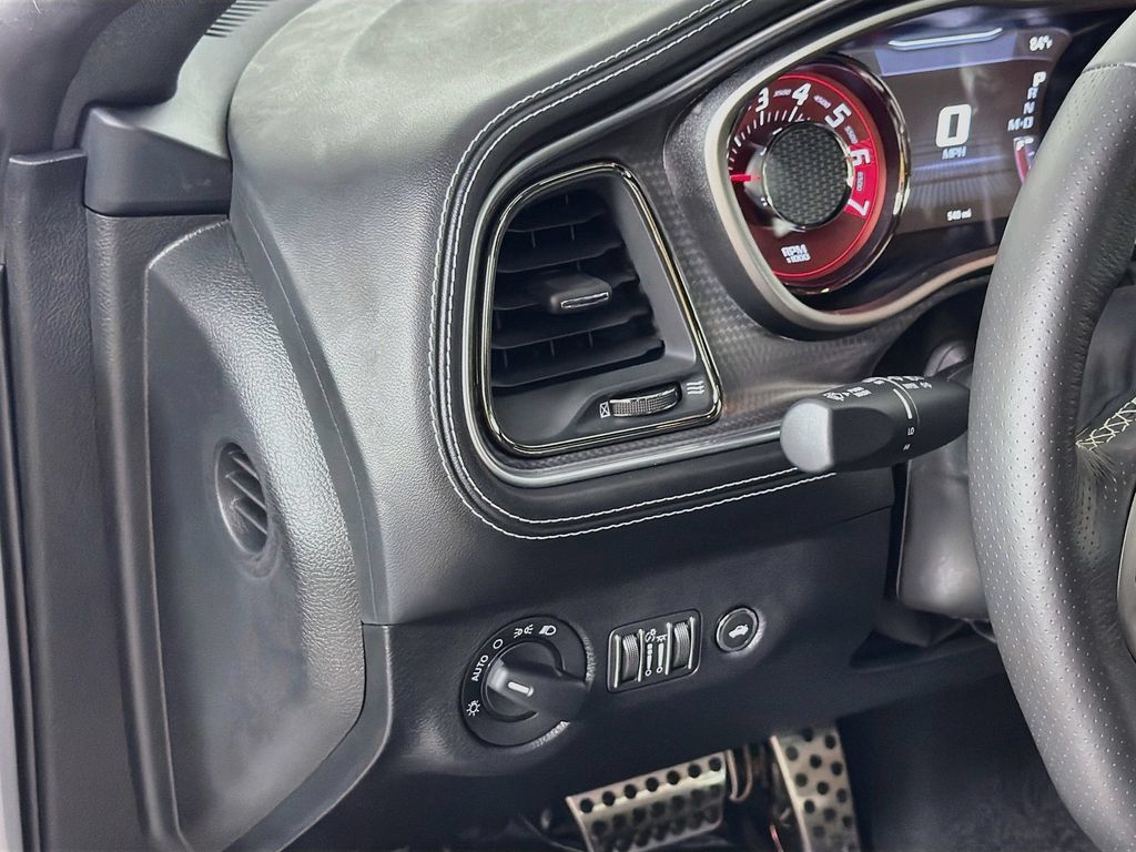 Used 2021 Dodge Challenger SRT Hellcat RWD image 10