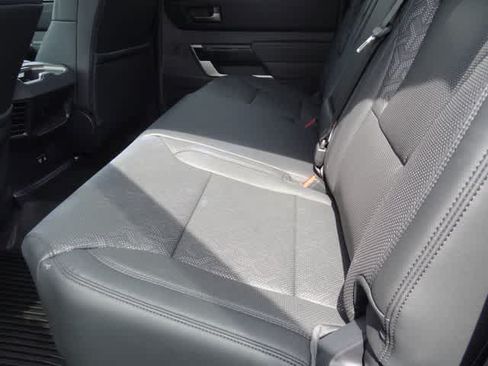 Used 2025 Toyota Tundra Limited AWD/4WD image 18