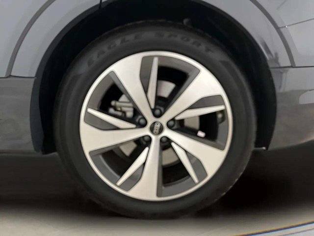 Used 2024 Audi Q8 e-tron Premium AWD/4WD image 89