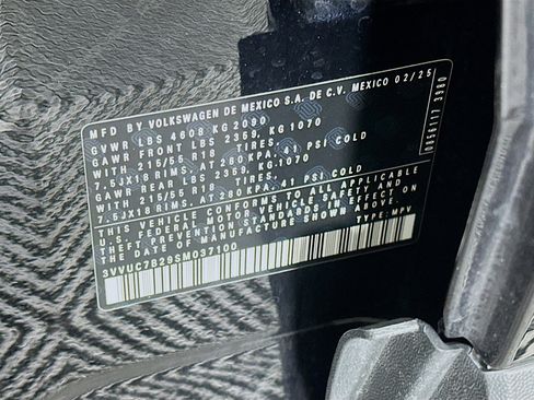 Used 2025 Volkswagen Taos SE image 12