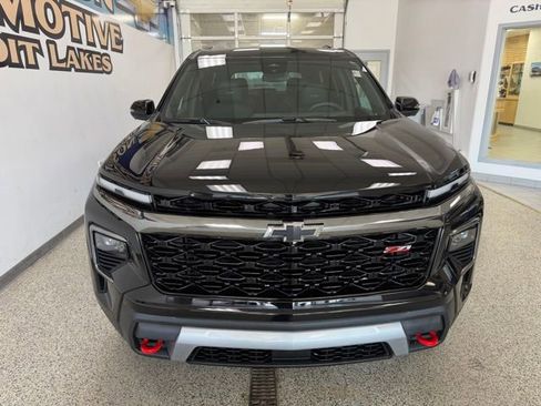 Used 2025 Chevrolet Traverse Z71 AWD/4WD image 3