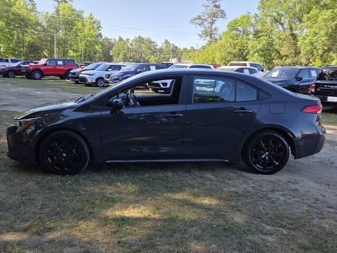 Used 2024 Toyota Corolla LE FWD image 5