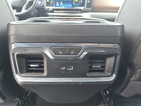 Used 2024 Chevrolet Silverado 1500 High Country w/ Technology Package image 10