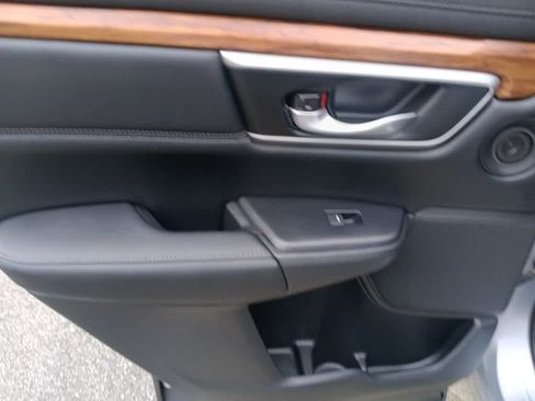 Used 2019 Honda CR-V Touring image 16