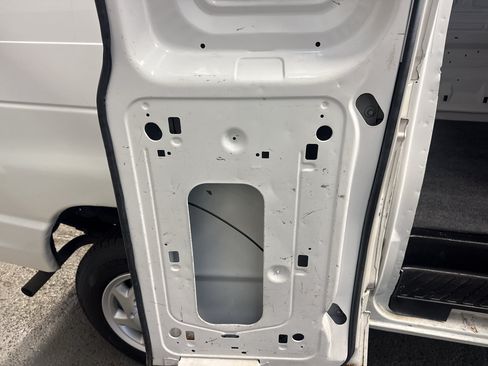 Used 2014 Ford E-150 and Econoline 150 w/ Power Group RWD image 22