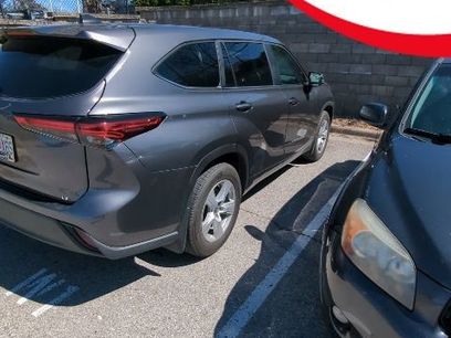 Used 2023 Toyota Highlander LE