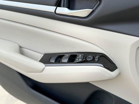 Used 2024 Nissan Altima 2.5 SL image 32