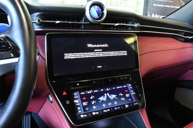 Used 2023 Maserati Grecale Modena AWD/4WD image 36