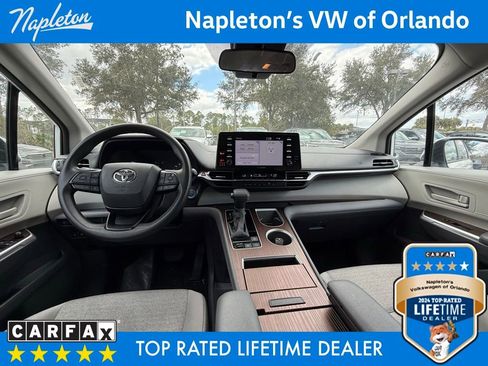 Used 2024 Toyota Sienna LE image 16