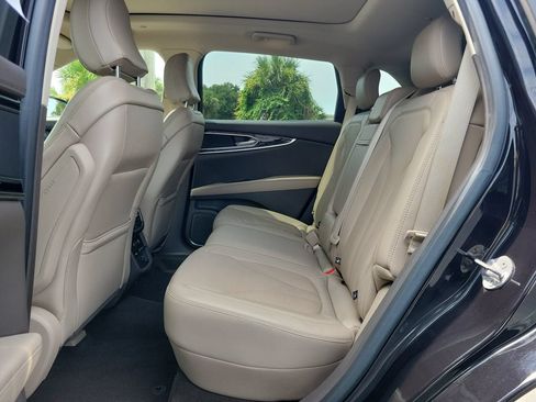 Used 2022 Lincoln Nautilus Reserve FWD image 11