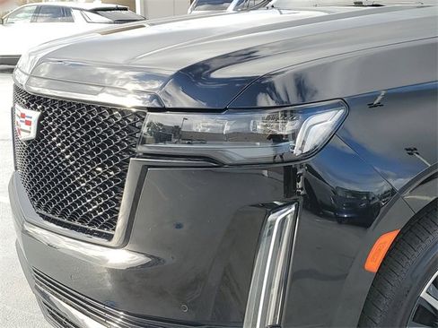 Used 2023 Cadillac Escalade ESV Sport w/ Touring Package image 10