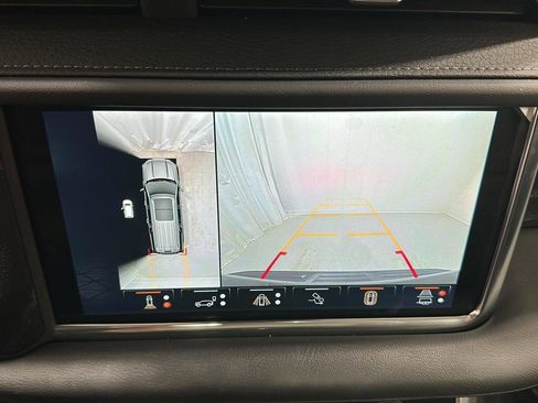 Used 2024 GMC Yukon XL Denali w/ Denali Reserve Package image 16