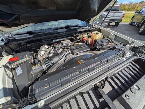 Used 2021 Chevrolet Silverado 2500 LT w/ Convenience Package image 14