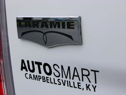 Used 2017 RAM 1500 Laramie w/ Convenience Group AWD/4WD image 6