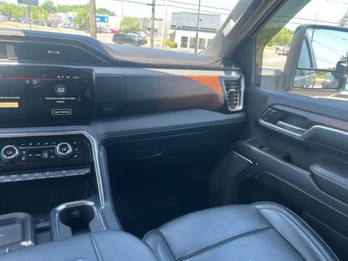 Used 2024 GMC Sierra 2500 Denali w/ Denali Reserve Package AWD/4WD image 13