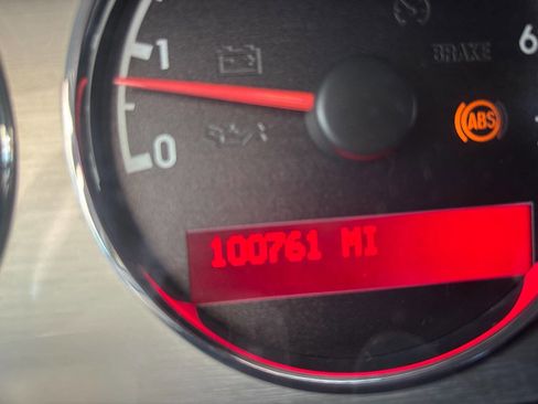 Used 2009 Pontiac Montana SV6 FWD image 19